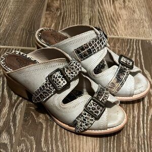 Stylish Women's Sandals with Buckle Detail